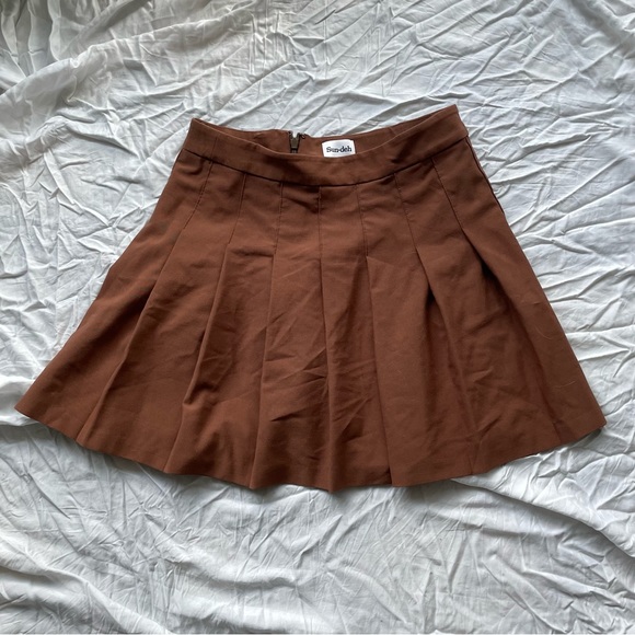 Sun-deh Sunday Best Aritzia Cognac Brown Olive Mini Pleated Skirt - Size 8 - Picture 3 of 8
